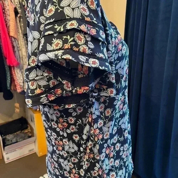 Loft Floral Lacy Ruffle Sleeve Top - Picture 2 of 8